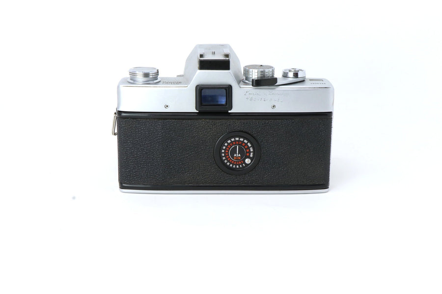 Minolta SRT 101 35mm Film Camera with 50mm lens (1969)